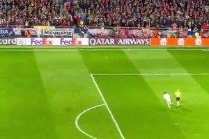 此前皇马晋级后吕迪格高抬腿狂奔，皇马全队模仿😂