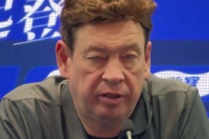 斯卢茨基:不能再丢分！比赛打到这个份上已经没什么好多想的了