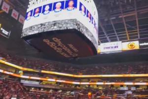 狂嘘！上赛季在太阳领5000万的比尔，回菲尼克斯被全场球迷嘘