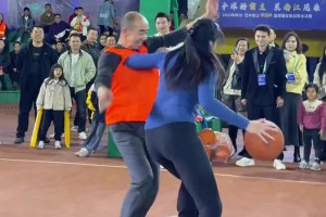 中国足球里程碑时刻！以泰山U17梯队为班底的中国犀旺队留洋法国