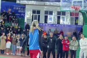 谁还没点爱好，篮球打的不错~