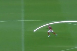 亚洲金左脚！大巴黎：只有踢球的才知道，李刚仁这脚助攻有多爽！