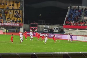 😂球迷现场目睹汪士钦离谱失误：WC这什么啊？