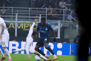 迷茫！国米欧冠决赛惨败大巴黎时的蓝黑众生相😔