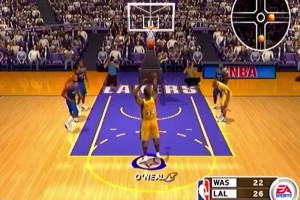 吧友玩过吗？2003年篮球游戏里，罚球竟是这样的！比2K难啊