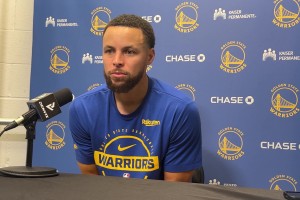 库里谈自己赛前穿耐克训练：我现在可以随意想穿啥穿啥~！