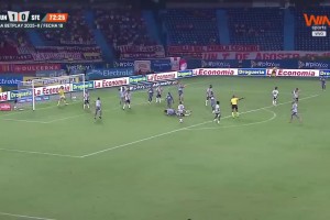 这TM40岁😨？维冈旧将罗达列加在哥伦比亚联赛中的惊天倒钩