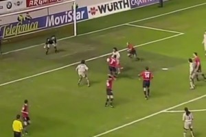 梅西干啥我干啥🤣！安哥拉球员防守梅西