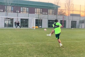 稳！国米官推：面对米兰众将的疯狂高压，蓝黑将士并未自乱阵脚