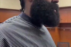 登哥无奈：我们不是健康阵容 谁能打我们就用谁（冷笑）😭