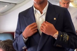 ✈️你好伦敦！巴萨男模来了❤️💙