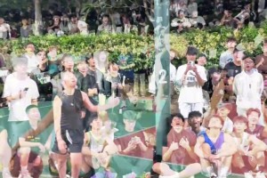 老詹也才打2场呀！马健：目前为止詹杜库表现最差是老詹 表现最好是库里