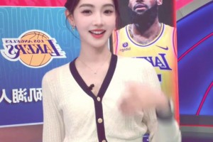 不得不说人长得漂亮做啥都对！肉肉这段手势舞在我看来很棒👍