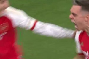 大场面先生！上赛季特罗萨德对阵拜仁破门救主