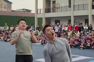 瀚森已经随队前往新奥尔良市了...